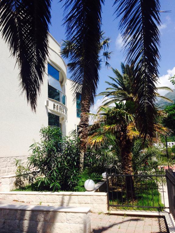 Love Live Hotel Sutomore Exterior photo