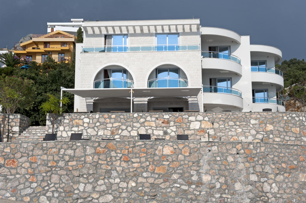 Love Live Hotel Sutomore Exterior photo