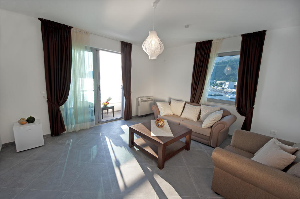 Love Live Hotel Sutomore Room photo