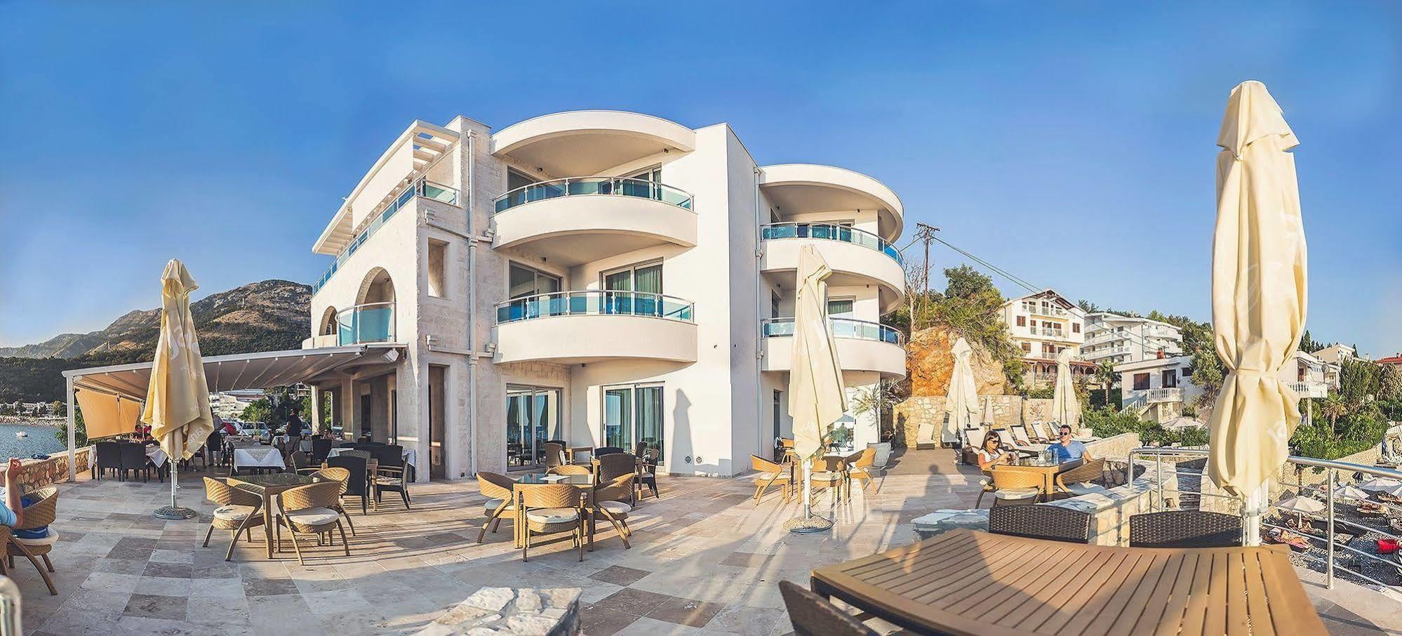 Love Live Hotel Sutomore Exterior photo